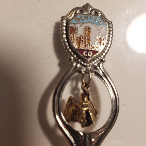 COLLECTIBLE SOUVENIR SPOON with EAGLE DANGLING CHARM - DENVER COLORADO - 4.5" - Picture 4 of 6